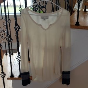 Vintage Havana cream sweater w blue sleeve ends